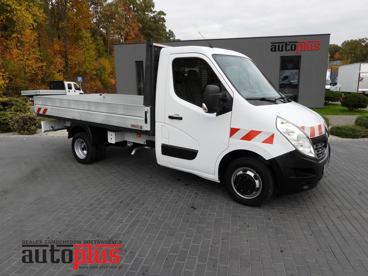 RENAULT MASTER STAKE BODY CRUISE CONTROL NAVIGATION TWIN WHEELS AIR CONDITIONING 130HP - Caja abierta furgoneta: foto 1 RENAULT MASTER STAKE BODY CRUISE CONTROL NAVIGATION TWIN WHEELS AIR CONDITIONING 130HP - Caja abierta furgoneta: foto 1