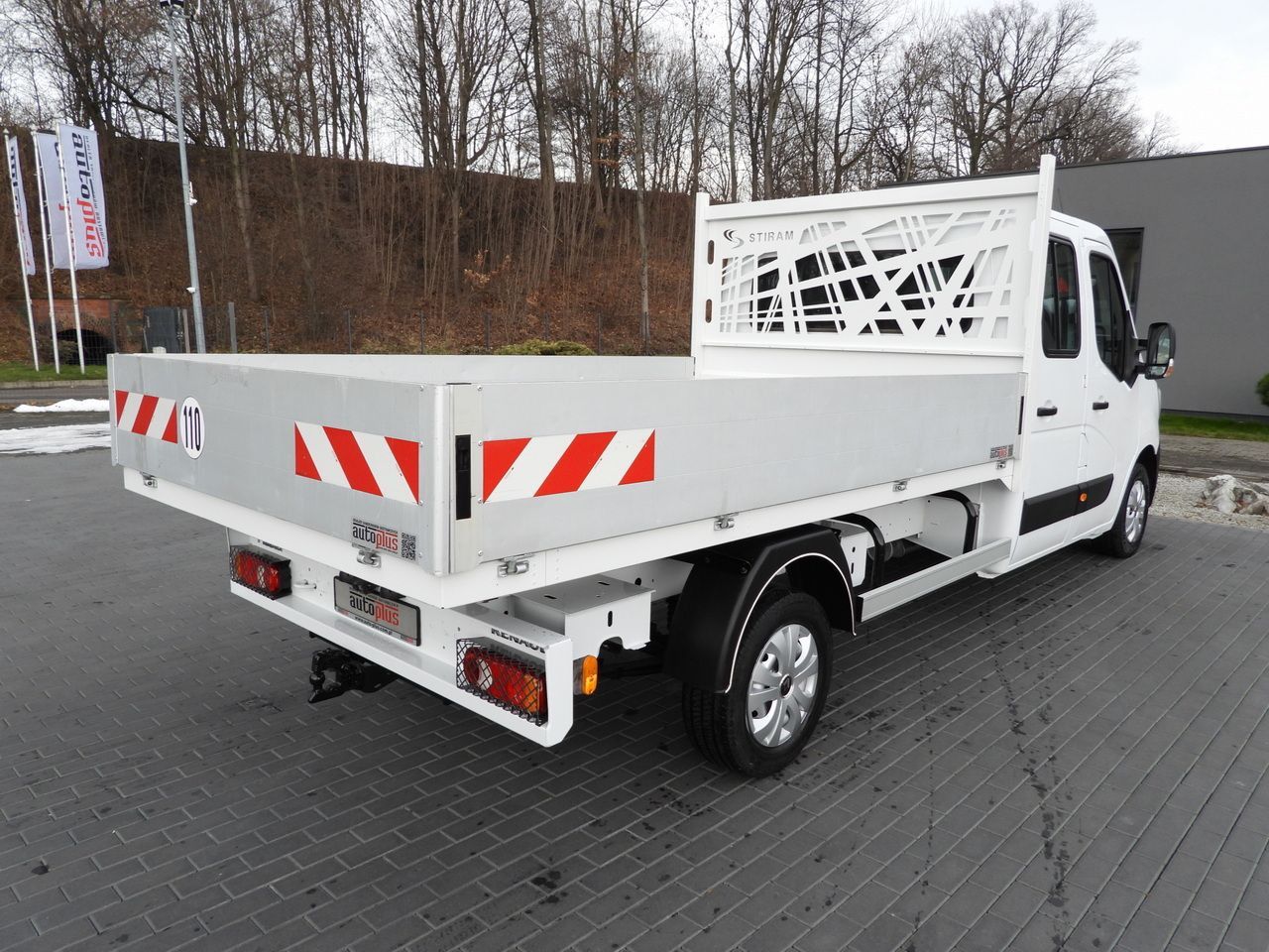 RENAULT MASTER STAKE BODY DOUBLE CABIN DOKA 6 SEATS CRUISE CONTROL NAVIGATION LED LIGHTS AIR CONDITIONING 150HP - Caja abierta furgoneta: foto 3 RENAULT MASTER STAKE BODY DOUBLE CABIN DOKA 6 SEATS CRUISE CONTROL NAVIGATION LED LIGHTS AIR CONDITIONING 150HP - Caja abierta furgoneta: foto 3
