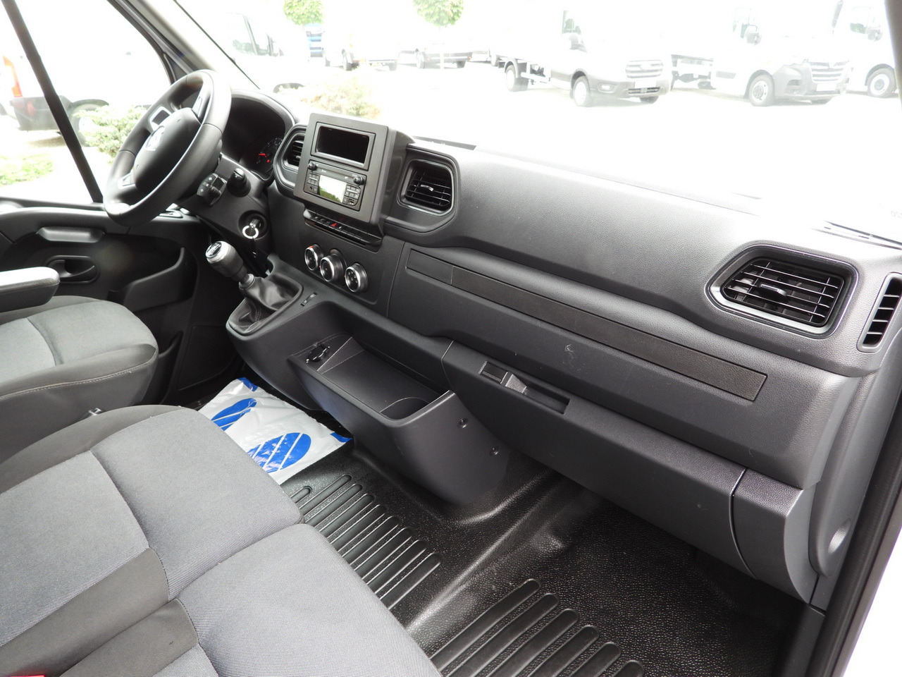 Furgoneta con caja de lona RENAULT MASTER  TARPAULIN 10 PALLETS CRUISE CONTROL LED LIGHTS PNEUMATICS AIR CONDITIONING  165HP: foto 41 Furgoneta con caja de lona RENAULT MASTER  TARPAULIN 10 PALLETS CRUISE CONTROL LED LIGHTS PNEUMATICS AIR CONDITIONING  165HP: foto 41