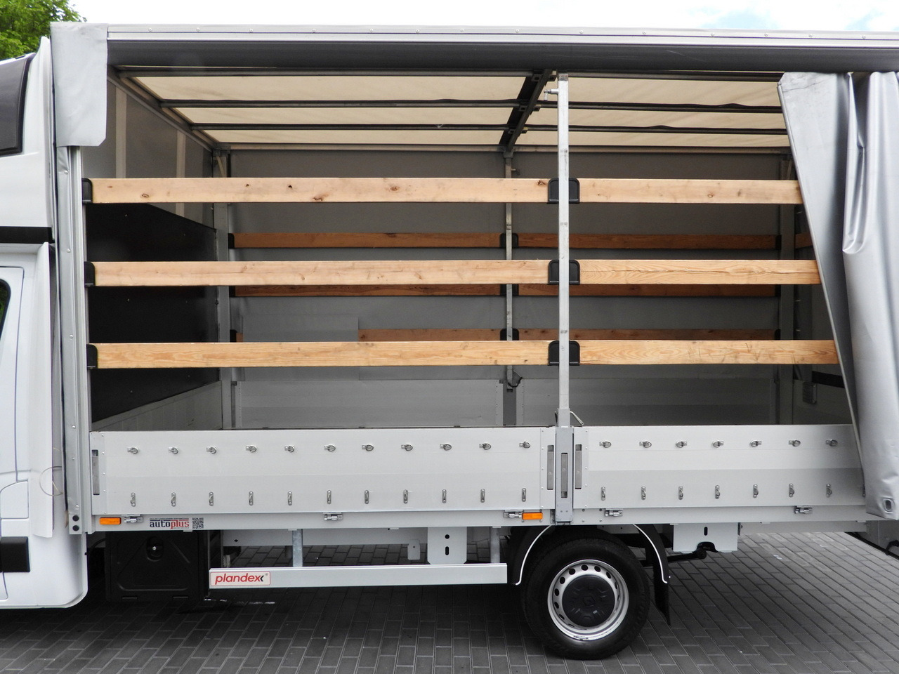 Furgoneta con caja de lona RENAULT MASTER  TARPAULIN 10 PALLETS CRUISE CONTROL LED LIGHTS PNEUMATICS AIR CONDITIONING  165HP: foto 25 Furgoneta con caja de lona RENAULT MASTER  TARPAULIN 10 PALLETS CRUISE CONTROL LED LIGHTS PNEUMATICS AIR CONDITIONING  165HP: foto 25