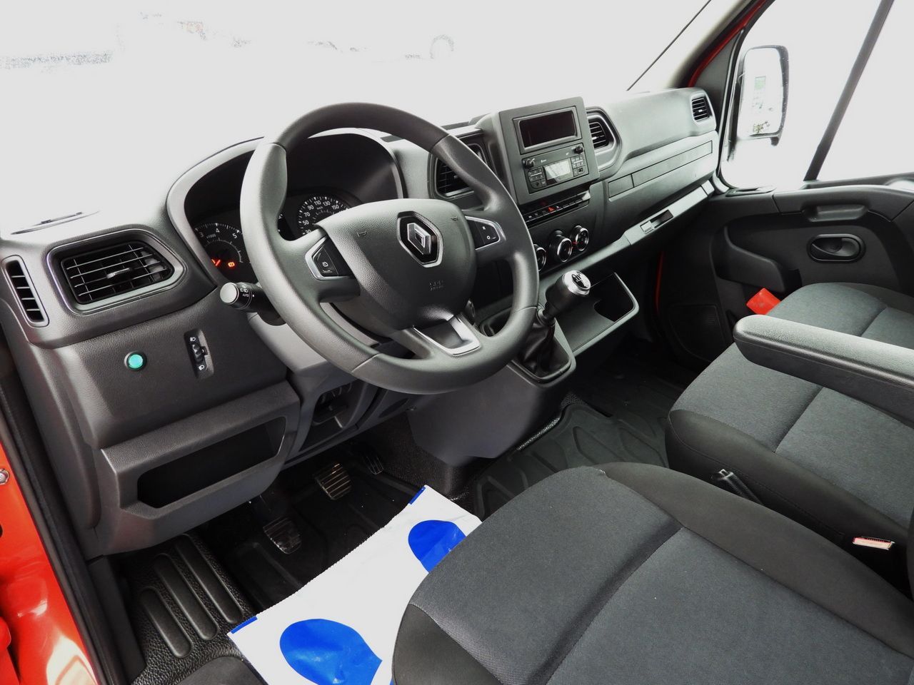 RENAULT MASTER TARPAULIN 10 PALLETS WEBASTO CRUISE CONTROL LED LIGHTS PNEUMATICS AIR CONDITIONING 165HP - Furgoneta con caja de lona: foto 2 RENAULT MASTER TARPAULIN 10 PALLETS WEBASTO CRUISE CONTROL LED LIGHTS PNEUMATICS AIR CONDITIONING 165HP - Furgoneta con caja de lona: foto 2
