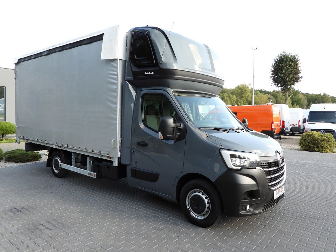 RENAULT MASTER TARPAULIN 10 PALLETS WEBASTO CRUISE CONTROL LED LIGHTS PNEUMATICS AIR CONDITIONING  165HP - Furgoneta con caja de lona: foto 4 RENAULT MASTER TARPAULIN 10 PALLETS WEBASTO CRUISE CONTROL LED LIGHTS PNEUMATICS AIR CONDITIONING  165HP - Furgoneta con caja de lona: foto 4
