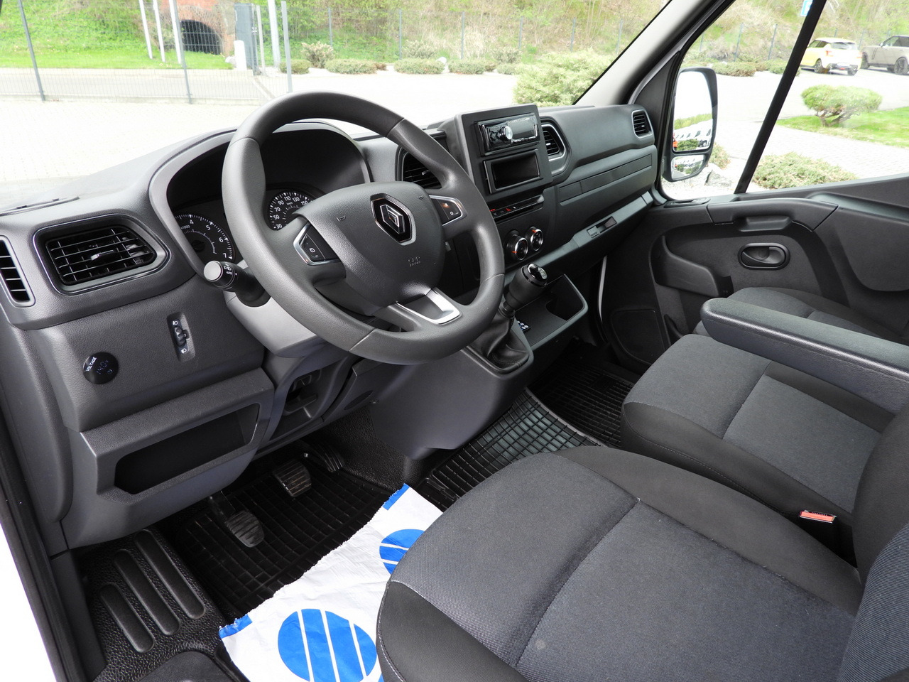 RENAULT MASTER  TARPAULIN 10 PALLETS WEBASTO CRUISE CONTROL LED LIGHTS PNEUMATICS AIR CONDITIONING  165HP - Furgoneta con caja de lona: foto 2 RENAULT MASTER  TARPAULIN 10 PALLETS WEBASTO CRUISE CONTROL LED LIGHTS PNEUMATICS AIR CONDITIONING  165HP - Furgoneta con caja de lona: foto 2