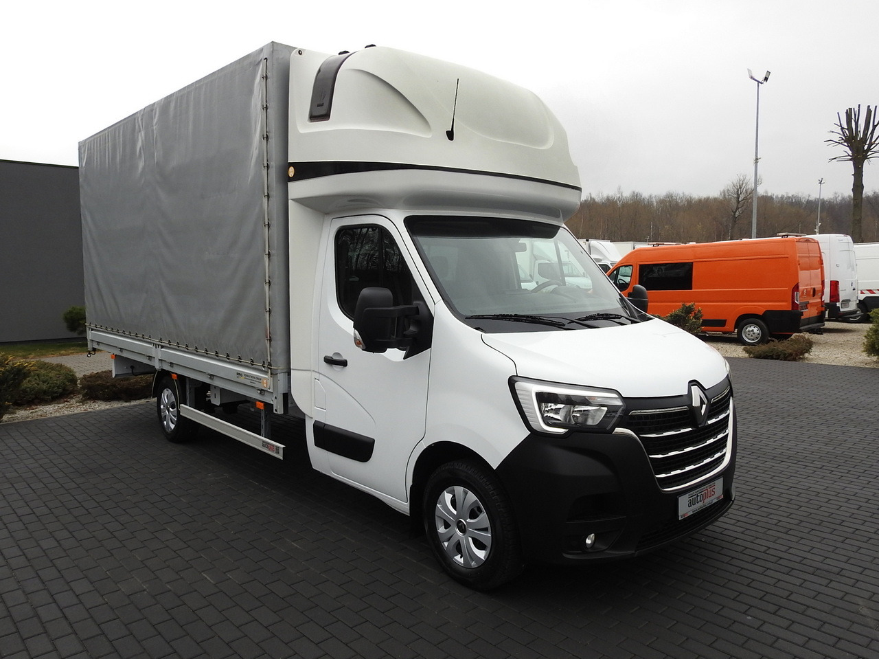 RENAULT MASTER TARPAULIN 10 PALLETS WEBASTO CRUISE CONTROL LED LIGHTS PNEUMATICS AIR CONDITIONING 165HP - Furgoneta con caja de lona: foto 4 RENAULT MASTER TARPAULIN 10 PALLETS WEBASTO CRUISE CONTROL LED LIGHTS PNEUMATICS AIR CONDITIONING 165HP - Furgoneta con caja de lona: foto 4