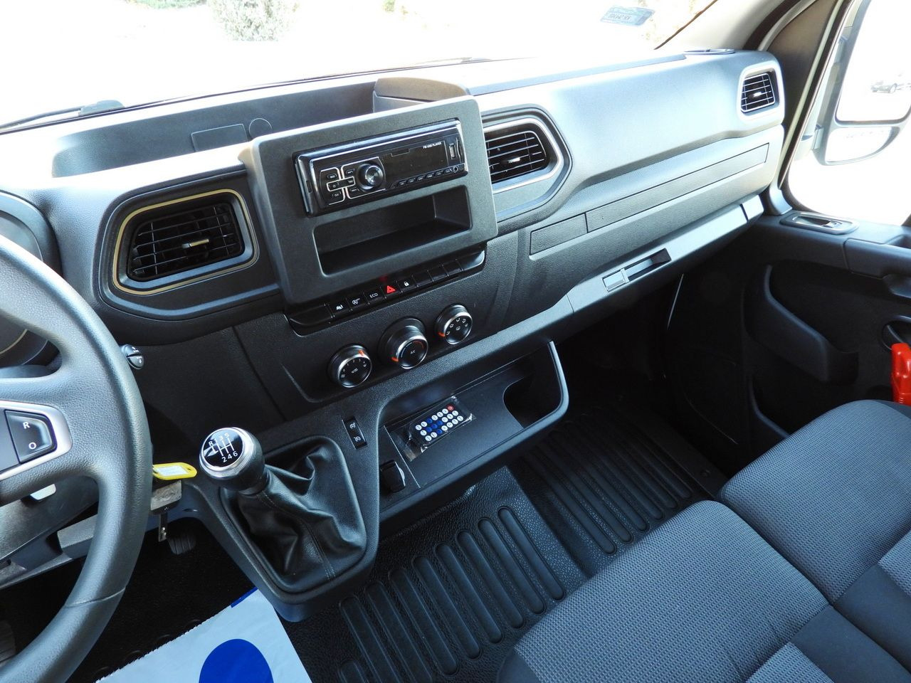 Furgoneta con caja de lona RENAULT MASTER TARPAULIN 10 PALLETS WEBASTO CRUISE CONTROL LED LIGHTS PNEUMATICS AIR CONDITIONING  165HP: foto 34