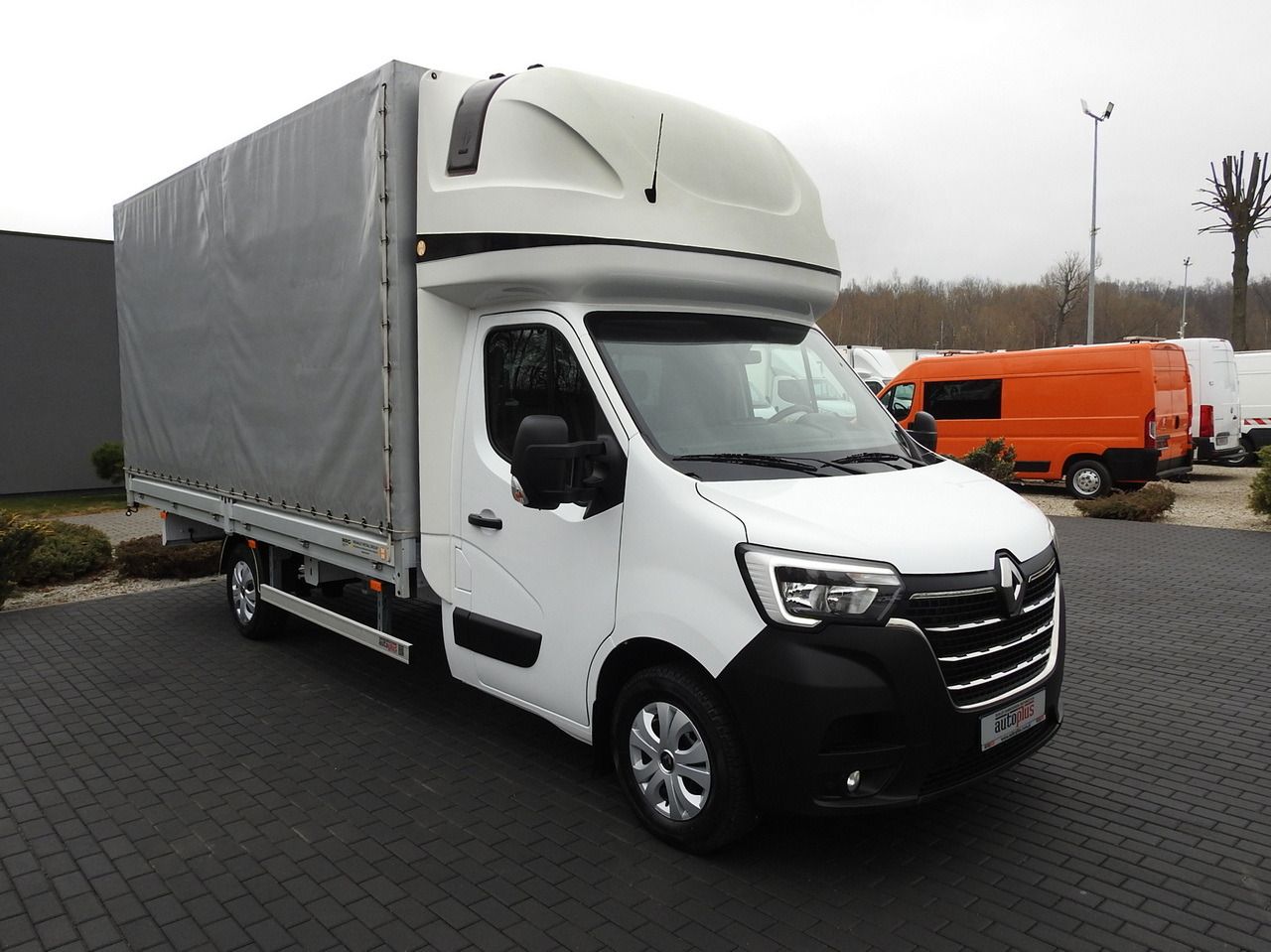 RENAULT MASTER TARPAULIN 10 PALLETS WEBASTO CRUISE CONTROL LED LIGHTS PNEUMATICS AIR CONDITIONING 165HP - Furgoneta con caja de lona: foto 4 RENAULT MASTER TARPAULIN 10 PALLETS WEBASTO CRUISE CONTROL LED LIGHTS PNEUMATICS AIR CONDITIONING 165HP - Furgoneta con caja de lona: foto 4