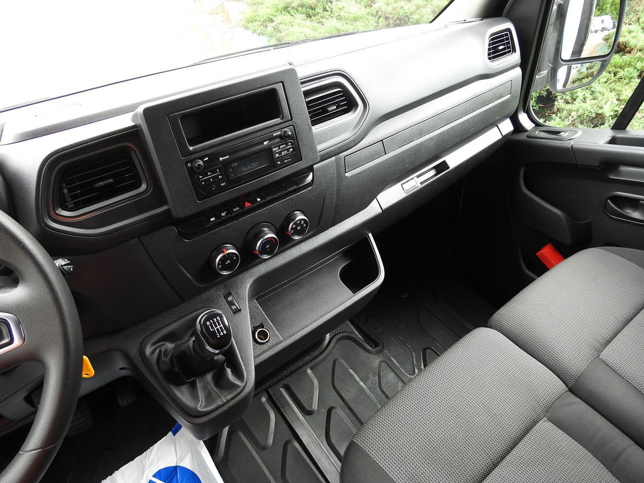 Furgoneta con caja de lona RENAULT MASTER  TARPAULIN 10 PALLETS WEBASTO CRUISE CONTROL LED LIGHTS PNEUMATICS AIR CONDITIONING  165HP: foto 30