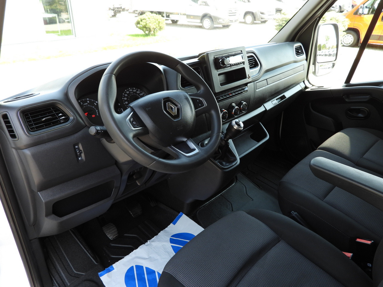 RENAULT MASTER TARPAULIN 10 PALLETS WEBASTO CRUISE CONTROL LED LIGHTS PNEUMATICS AIR CONDITIONING 165HP - Furgoneta con caja de lona: foto 2 RENAULT MASTER TARPAULIN 10 PALLETS WEBASTO CRUISE CONTROL LED LIGHTS PNEUMATICS AIR CONDITIONING 165HP - Furgoneta con caja de lona: foto 2