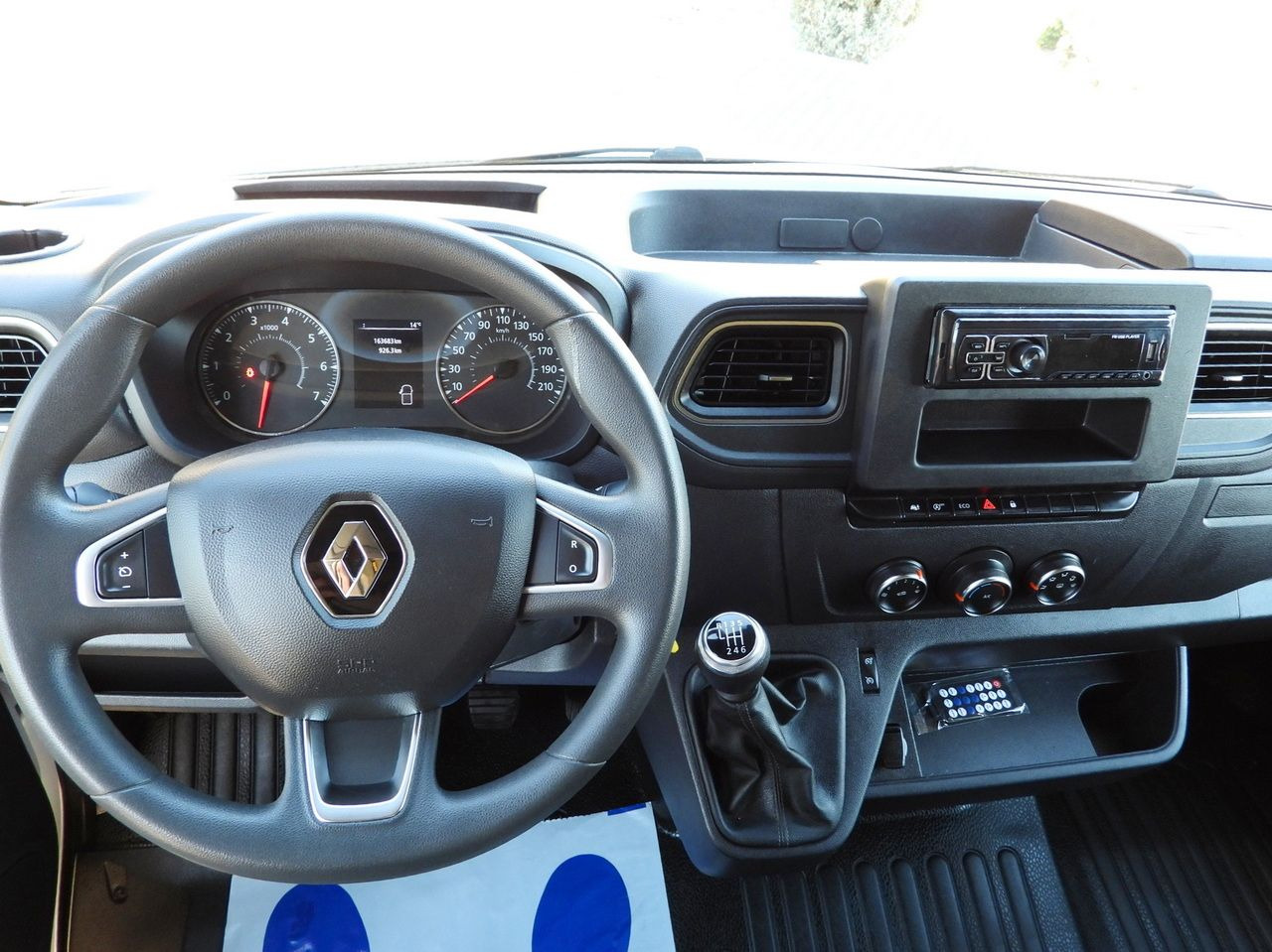 Furgoneta con caja de lona RENAULT MASTER TARPAULIN 10 PALLETS WEBASTO CRUISE CONTROL LED LIGHTS PNEUMATICS AIR CONDITIONING  165HP: foto 32