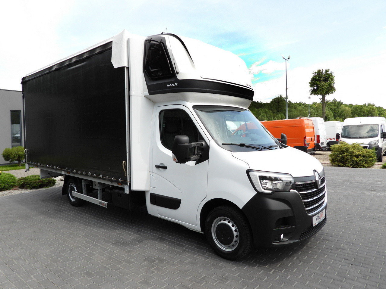 RENAULT MASTER TARPAULIN 12 PALLETS WEBASTO CRUISE CONTROL LED LIGHTS PNEUMATICS AIR CONDITIONING 165HP - Furgoneta con caja de lona: foto 4 RENAULT MASTER TARPAULIN 12 PALLETS WEBASTO CRUISE CONTROL LED LIGHTS PNEUMATICS AIR CONDITIONING 165HP - Furgoneta con caja de lona: foto 4