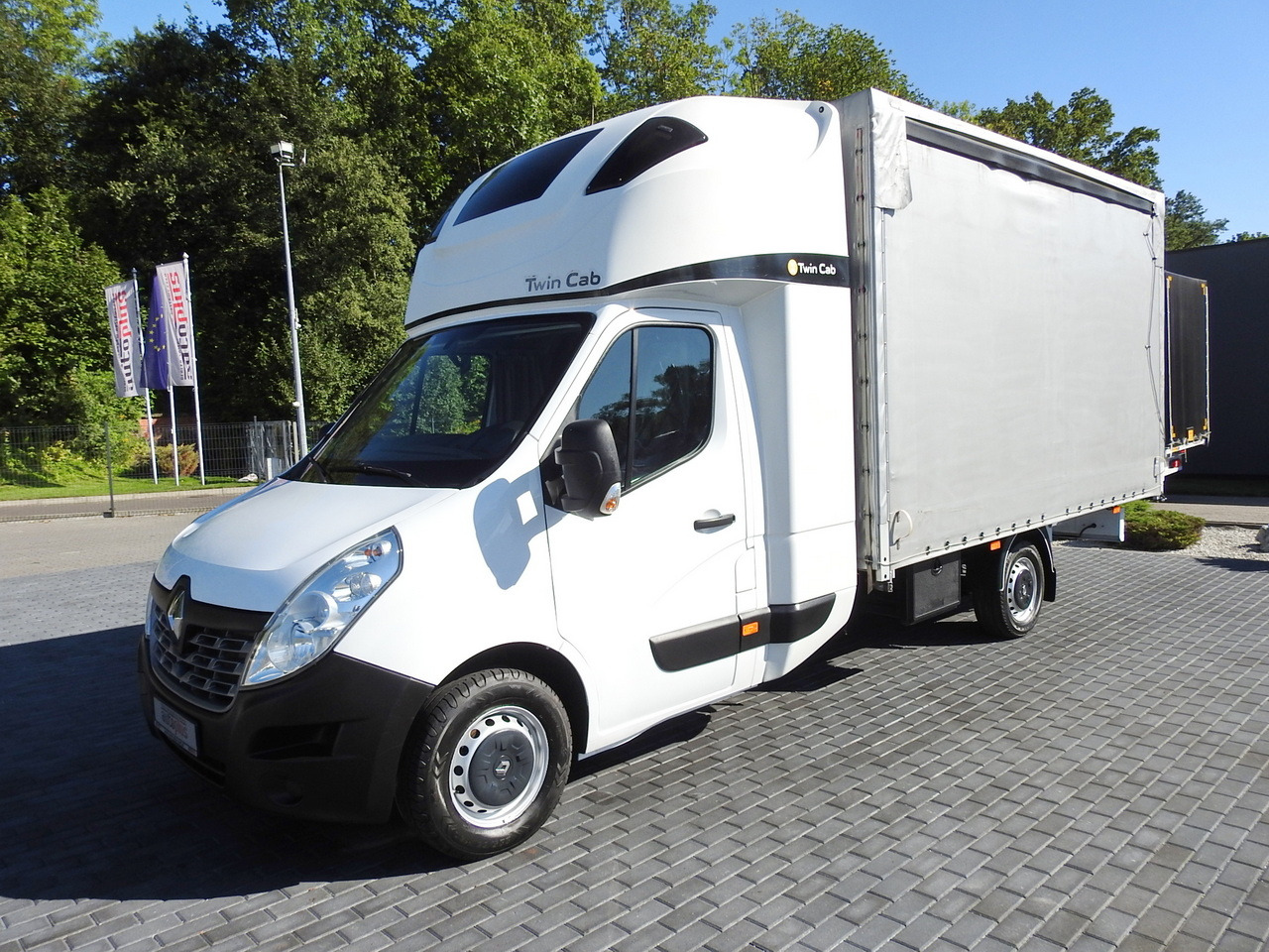 Leasing financiero de RENAULT MASTER TARPAULIN 8 PALLETS WEBASTO CRUISE CONTROL AIR CONDITIONING PNEUMATICS  170HP leasing RENAULT MASTER TARPAULIN 8 PALLETS WEBASTO CRUISE CONTROL AIR CONDITIONING PNEUMATICS  170HP: foto 6