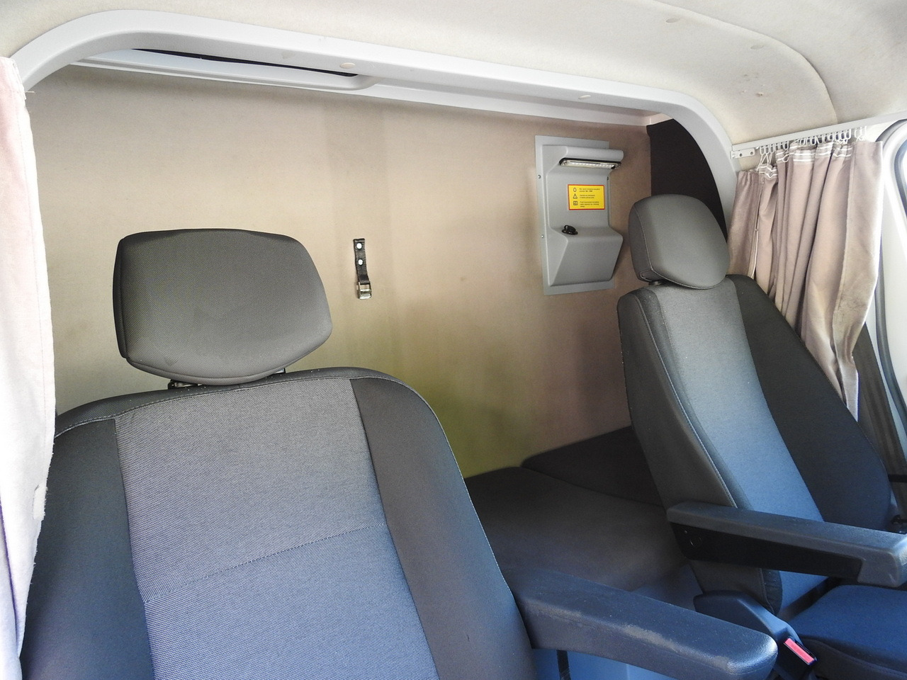 Leasing financiero de RENAULT MASTER TARPAULIN 8 PALLETS WEBASTO CRUISE CONTROL AIR CONDITIONING PNEUMATICS  170HP leasing RENAULT MASTER TARPAULIN 8 PALLETS WEBASTO CRUISE CONTROL AIR CONDITIONING PNEUMATICS  170HP: foto 42