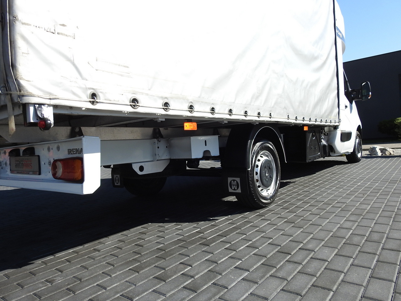 Leasing financiero de RENAULT MASTER TARPAULIN 8 PALLETS WEBASTO CRUISE CONTROL AIR CONDITIONING PNEUMATICS  170HP leasing RENAULT MASTER TARPAULIN 8 PALLETS WEBASTO CRUISE CONTROL AIR CONDITIONING PNEUMATICS  170HP: foto 17