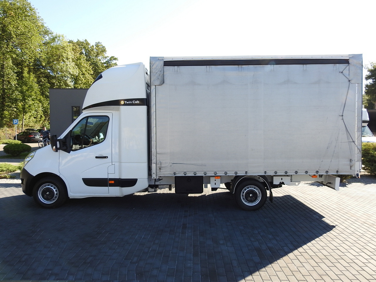 Leasing financiero de RENAULT MASTER TARPAULIN 8 PALLETS WEBASTO CRUISE CONTROL AIR CONDITIONING PNEUMATICS  170HP leasing RENAULT MASTER TARPAULIN 8 PALLETS WEBASTO CRUISE CONTROL AIR CONDITIONING PNEUMATICS  170HP: foto 9