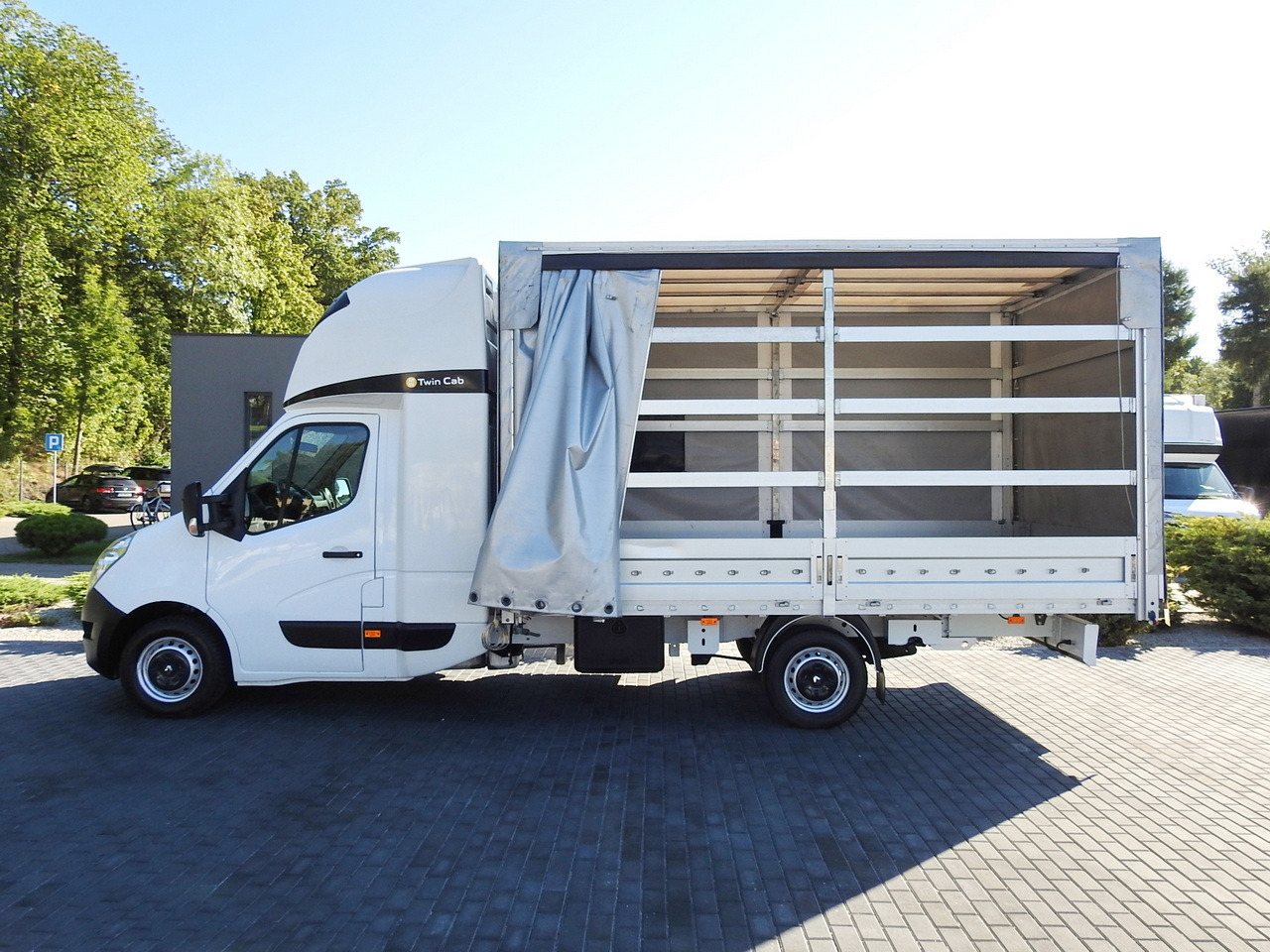 Leasing financiero de RENAULT MASTER TARPAULIN 8 PALLETS WEBASTO CRUISE CONTROL AIR CONDITIONING PNEUMATICS  170HP leasing RENAULT MASTER TARPAULIN 8 PALLETS WEBASTO CRUISE CONTROL AIR CONDITIONING PNEUMATICS  170HP: foto 8