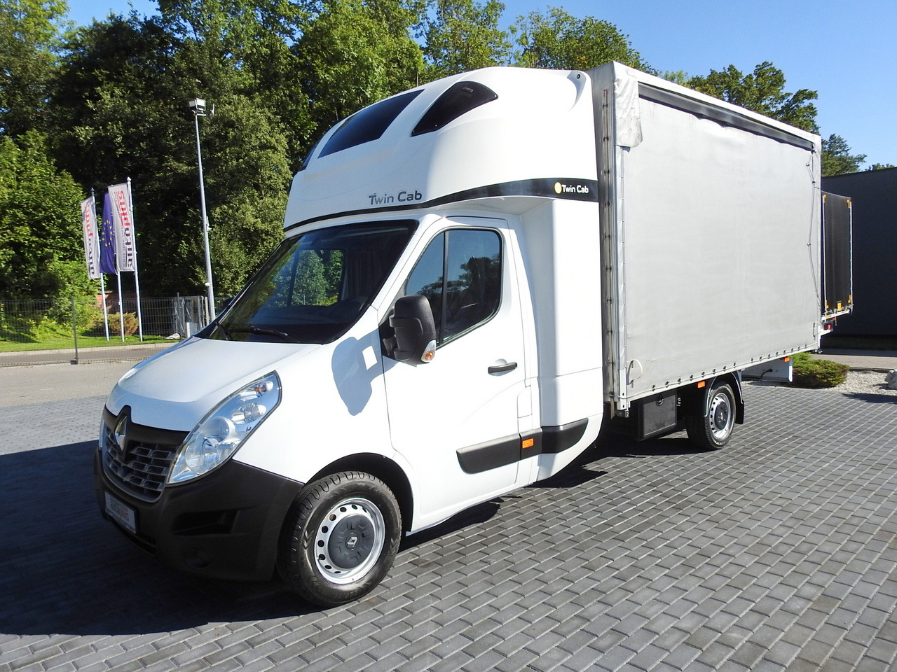 Leasing financiero de RENAULT MASTER TARPAULIN 8 PALLETS WEBASTO CRUISE CONTROL AIR CONDITIONING PNEUMATICS  170HP leasing RENAULT MASTER TARPAULIN 8 PALLETS WEBASTO CRUISE CONTROL AIR CONDITIONING PNEUMATICS  170HP: foto 19