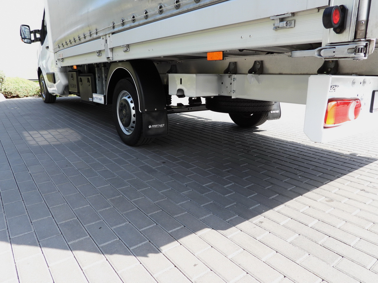Furgoneta con caja de lona RENAULT MASTER TARPAULIN 8 PALLETS WEBASTO CRUISE CONTROL LED LIGHTS PNEUMATICS AIR CONDITIONING  165HP: foto 16