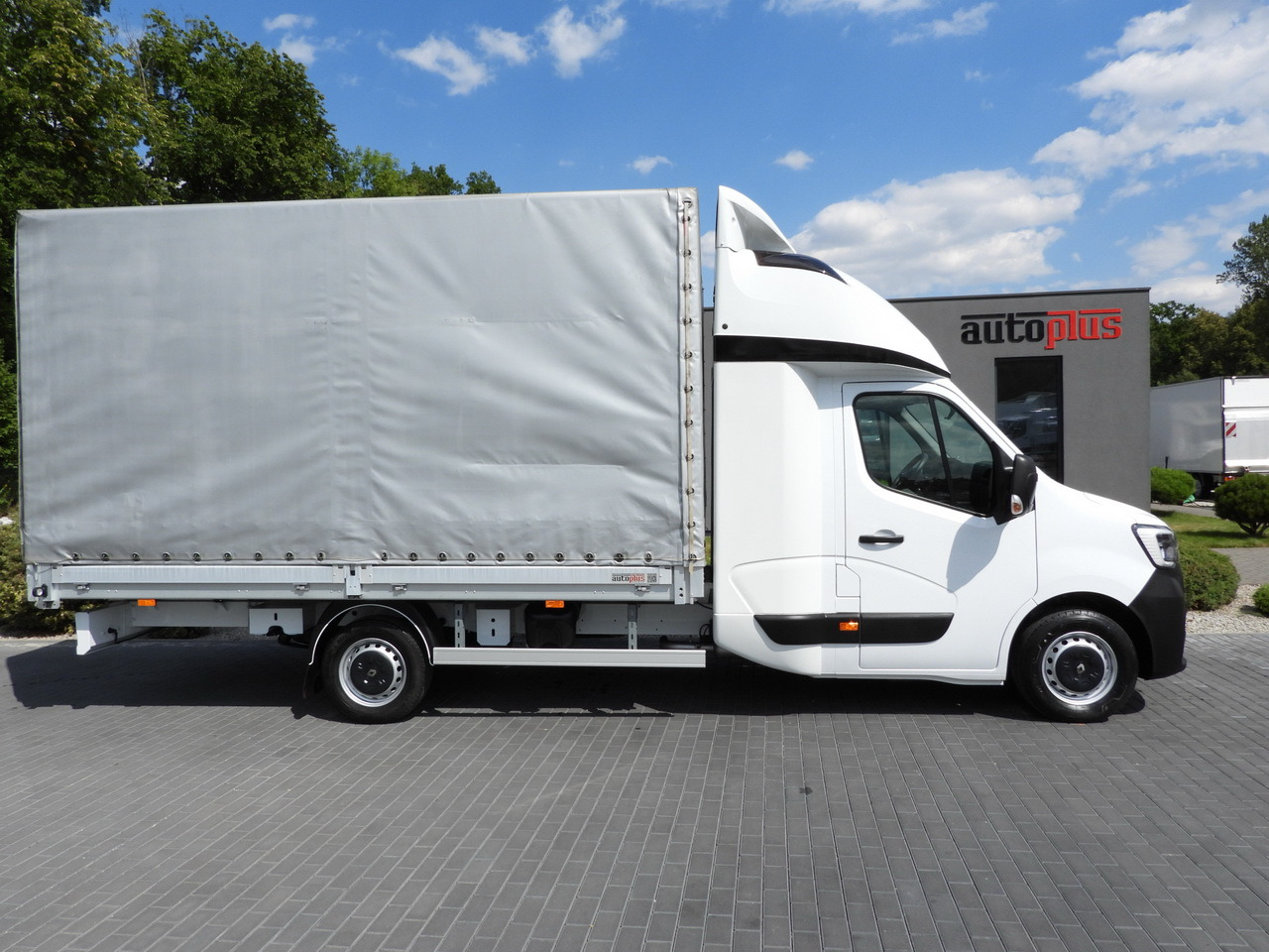 Furgoneta con caja de lona RENAULT MASTER TARPAULIN 8 PALLETS WEBASTO CRUISE CONTROL LED LIGHTS PNEUMATICS AIR CONDITIONING  165HP: foto 7