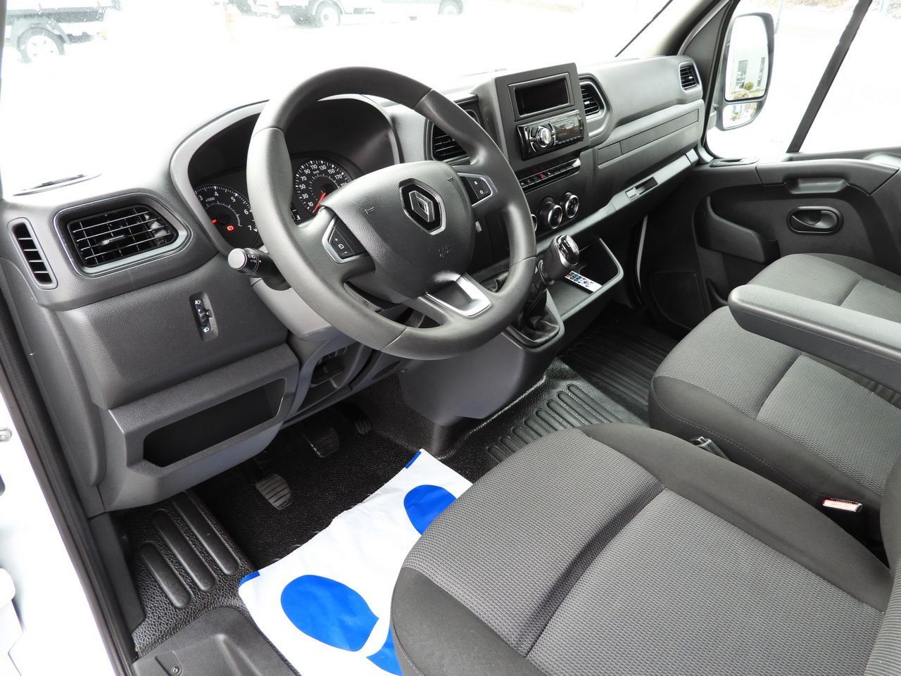 RENAULT MASTER TARPAULIN LIFT 10 PALLETS WEBASTO CRUISE CONTROL LED LIGHTS PNEUMATICS AIR CONDITIONING 165HP - Furgoneta con caja de lona: foto 2 RENAULT MASTER TARPAULIN LIFT 10 PALLETS WEBASTO CRUISE CONTROL LED LIGHTS PNEUMATICS AIR CONDITIONING 165HP - Furgoneta con caja de lona: foto 2