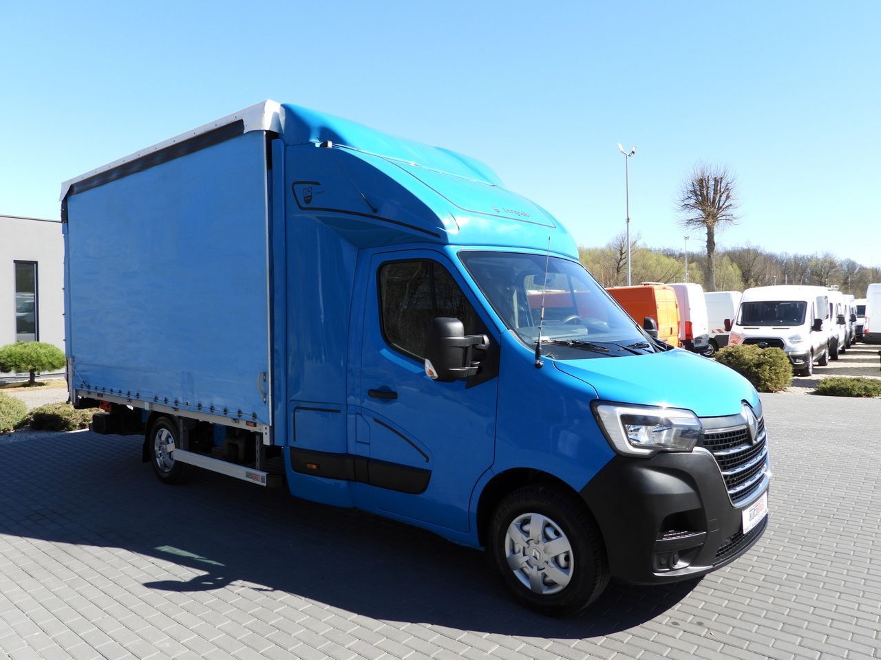 RENAULT MASTER TARPAULIN LIFT 8 PALLETS WEBASTO CRUISE CONTROL LED LIGHTS PNEUMATICS AIR CONDITIONING 165HP - Furgoneta con caja de lona: foto 4 RENAULT MASTER TARPAULIN LIFT 8 PALLETS WEBASTO CRUISE CONTROL LED LIGHTS PNEUMATICS AIR CONDITIONING 165HP - Furgoneta con caja de lona: foto 4