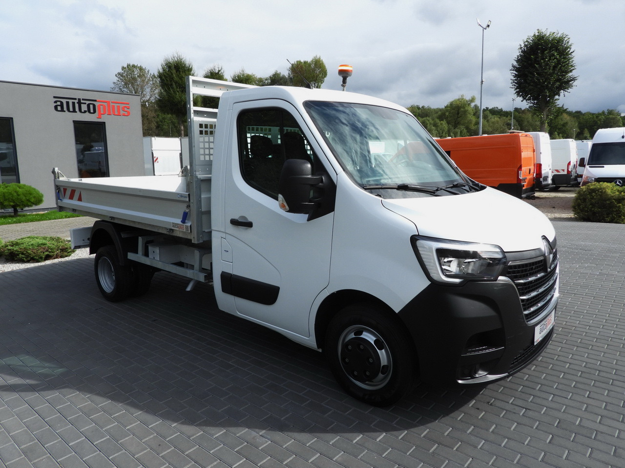 RENAULT MASTER TIPPER CRUISE CONTROL LED LIGHTS TWIN WHEELS AIR CONDITIONING 130HP - Volquete furgoneta: foto 5 RENAULT MASTER TIPPER CRUISE CONTROL LED LIGHTS TWIN WHEELS AIR CONDITIONING 130HP - Volquete furgoneta: foto 5