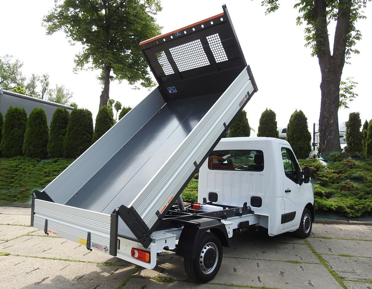 RENAULT MASTER TIPPER LED LIGHTS AIR CONDITIONING 165HP - Volquete furgoneta: foto 3 RENAULT MASTER TIPPER LED LIGHTS AIR CONDITIONING 165HP - Volquete furgoneta: foto 3