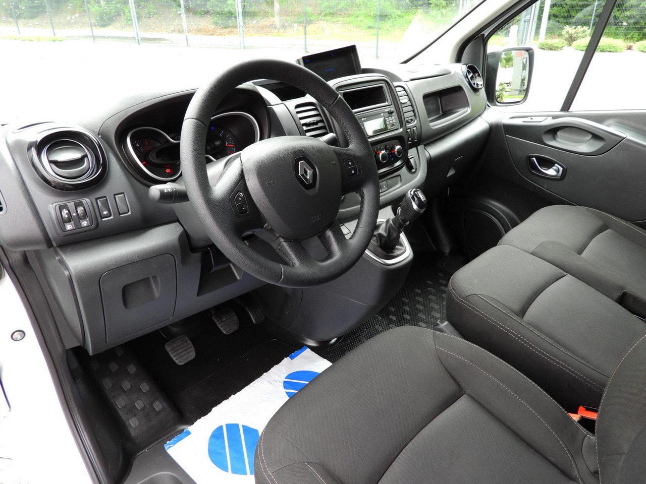 RENAULT TRAFIC REFRIGERATOR VAN -5*C POWER SUPPLY 230V CRUISE CONTROL LED LIGHTS AIR CONDITIONING 120HP - Frigorífico furgoneta: foto 2 RENAULT TRAFIC REFRIGERATOR VAN -5*C POWER SUPPLY 230V CRUISE CONTROL LED LIGHTS AIR CONDITIONING 120HP - Frigorífico furgoneta: foto 2