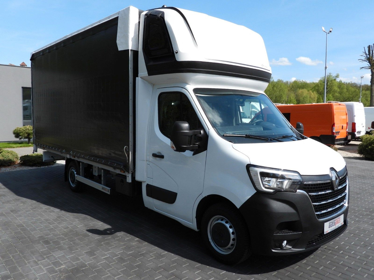Renault MASTER PRITSCHE PLANE 10 PALETTEN WEBASTO A/C - Furgoneta con caja de lona: foto 4 Renault MASTER PRITSCHE PLANE 10 PALETTEN WEBASTO A/C - Furgoneta con caja de lona: foto 4