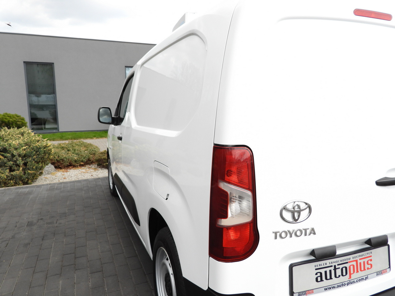 Frigorífico furgoneta TOYOTA PROACE CITY REFRIGERATOR VAN -15*C POWER SUPPLY 230V CRUISE CONTROL AIR CONDITIONING 100HP: foto 18 Frigorífico furgoneta TOYOTA PROACE CITY REFRIGERATOR VAN -15*C POWER SUPPLY 230V CRUISE CONTROL AIR CONDITIONING 100HP: foto 18