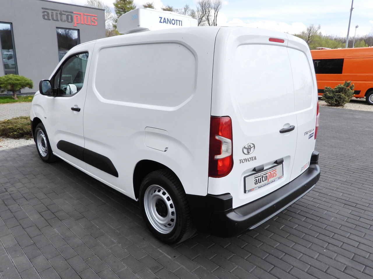 Frigorífico furgoneta TOYOTA PROACE CITY REFRIGERATOR VAN -15*C POWER SUPPLY 230V CRUISE CONTROL AIR CONDITIONING 100HP: foto 10 Frigorífico furgoneta TOYOTA PROACE CITY REFRIGERATOR VAN -15*C POWER SUPPLY 230V CRUISE CONTROL AIR CONDITIONING 100HP: foto 10