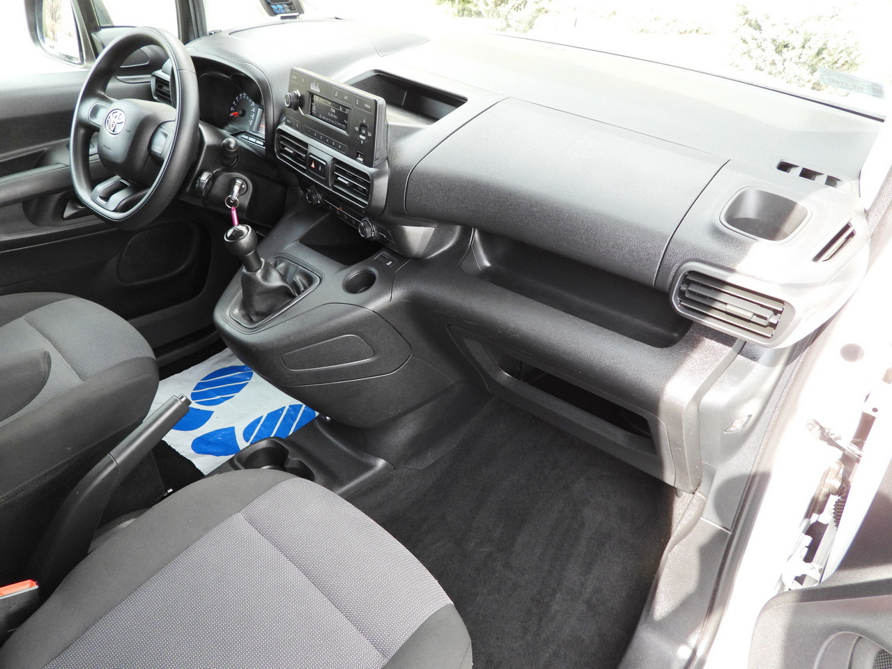 Frigorífico furgoneta TOYOTA PROACE CITY REFRIGERATOR VAN -15*C POWER SUPPLY 230V CRUISE CONTROL AIR CONDITIONING 100HP: foto 41 Frigorífico furgoneta TOYOTA PROACE CITY REFRIGERATOR VAN -15*C POWER SUPPLY 230V CRUISE CONTROL AIR CONDITIONING 100HP: foto 41