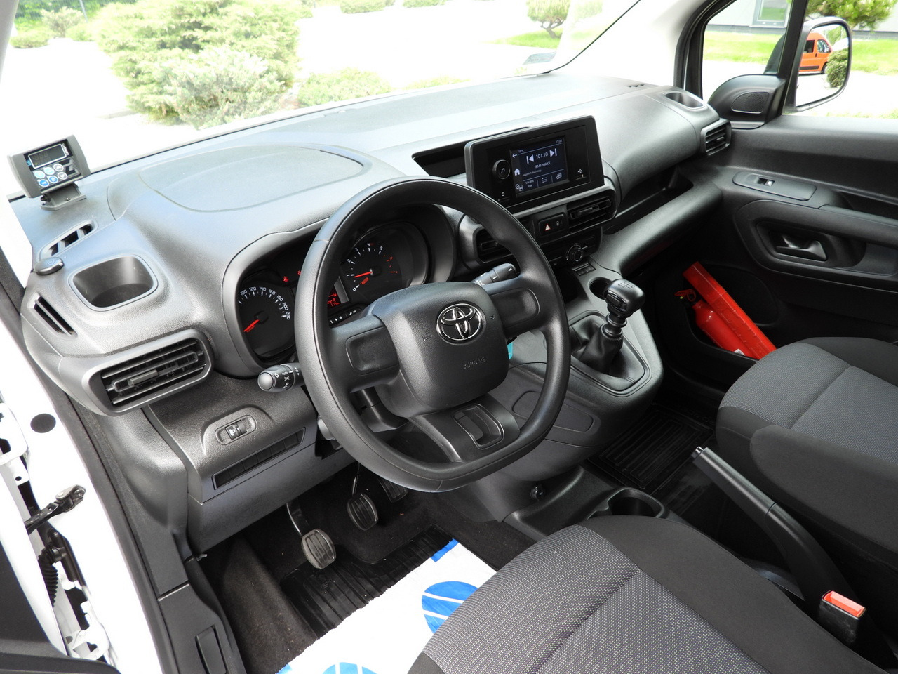 TOYOTA PROACE CITY REFRIGERATOR VAN -15*C POWER SUPPLY 230V CRUISE CONTROL AIR CONDITIONING 100HP - Frigorífico furgoneta: foto 2 TOYOTA PROACE CITY REFRIGERATOR VAN -15*C POWER SUPPLY 230V CRUISE CONTROL AIR CONDITIONING 100HP - Frigorífico furgoneta: foto 2