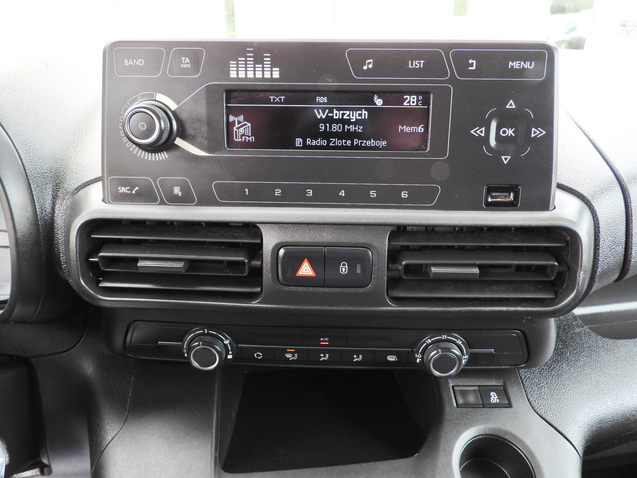 Frigorífico furgoneta TOYOTA PROACE CITY REFRIGERATOR VAN -15*C POWER SUPPLY 230V CRUISE CONTROL AIR CONDITIONING 100HP: foto 36 Frigorífico furgoneta TOYOTA PROACE CITY REFRIGERATOR VAN -15*C POWER SUPPLY 230V CRUISE CONTROL AIR CONDITIONING 100HP: foto 36