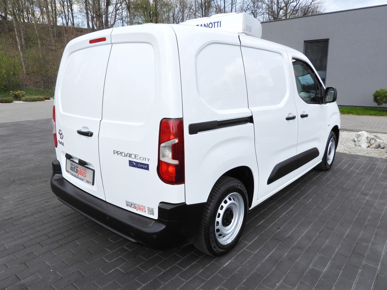 Frigorífico furgoneta TOYOTA PROACE CITY REFRIGERATOR VAN -15*C POWER SUPPLY 230V CRUISE CONTROL AIR CONDITIONING 100HP: foto 15 Frigorífico furgoneta TOYOTA PROACE CITY REFRIGERATOR VAN -15*C POWER SUPPLY 230V CRUISE CONTROL AIR CONDITIONING 100HP: foto 15