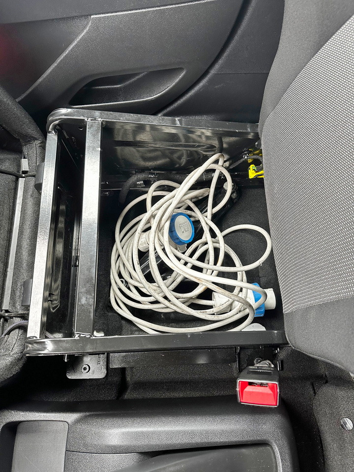 Frigorífico furgoneta TOYOTA PROACE CITY REFRIGERATOR VAN -15*C POWER SUPPLY 230V CRUISE CONTROL AIR CONDITIONING 100HP: foto 44 Frigorífico furgoneta TOYOTA PROACE CITY REFRIGERATOR VAN -15*C POWER SUPPLY 230V CRUISE CONTROL AIR CONDITIONING 100HP: foto 44