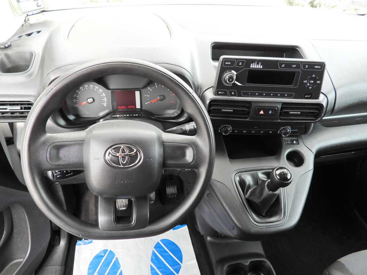 Frigorífico furgoneta TOYOTA PROACE CITY REFRIGERATOR VAN -15*C POWER SUPPLY 230V CRUISE CONTROL AIR CONDITIONING 100HP: foto 31 Frigorífico furgoneta TOYOTA PROACE CITY REFRIGERATOR VAN -15*C POWER SUPPLY 230V CRUISE CONTROL AIR CONDITIONING 100HP: foto 31