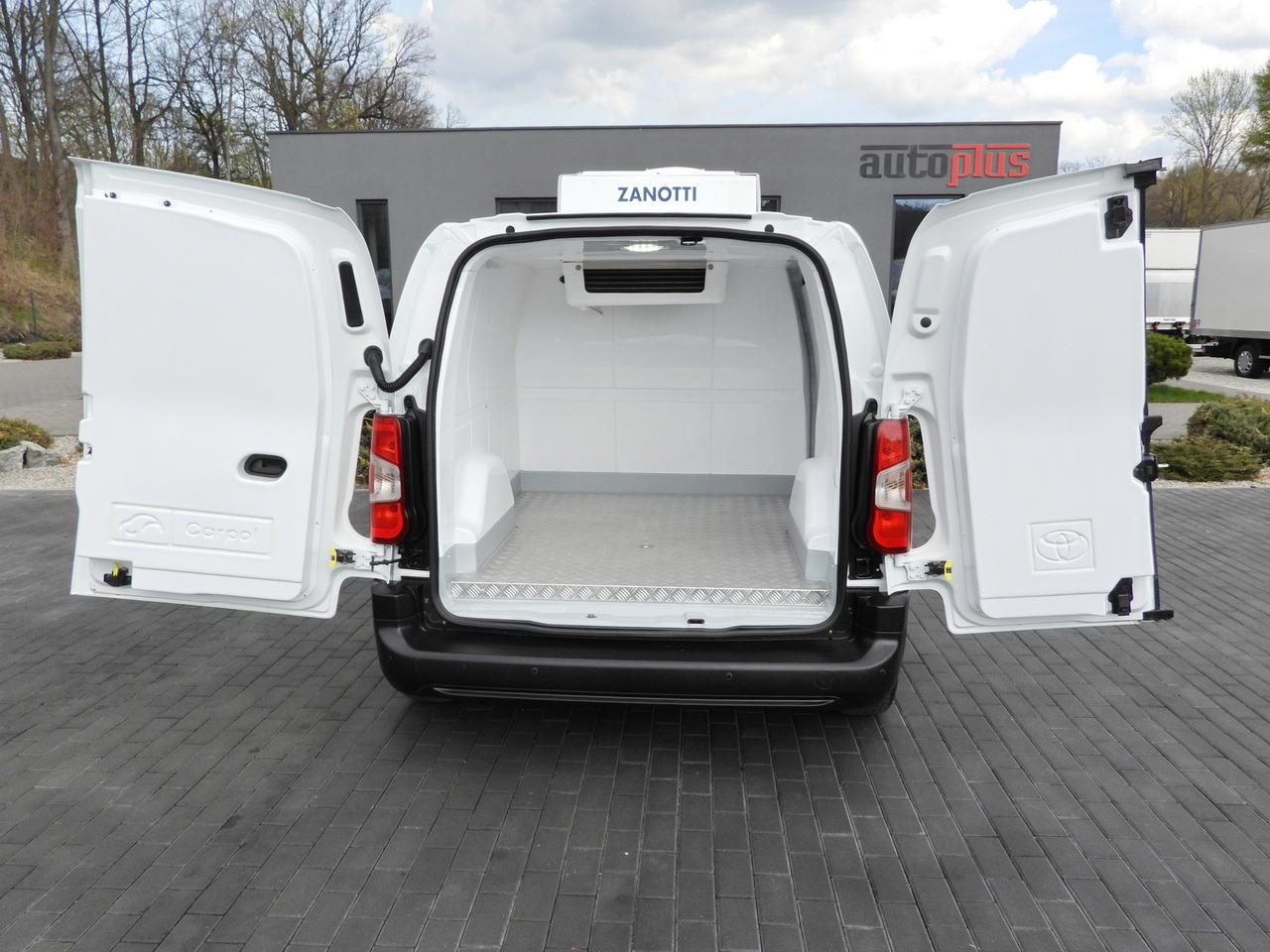 Frigorífico furgoneta TOYOTA PROACE CITY REFRIGERATOR VAN -15*C POWER SUPPLY 230V CRUISE CONTROL AIR CONDITIONING 100HP: foto 13 Frigorífico furgoneta TOYOTA PROACE CITY REFRIGERATOR VAN -15*C POWER SUPPLY 230V CRUISE CONTROL AIR CONDITIONING 100HP: foto 13