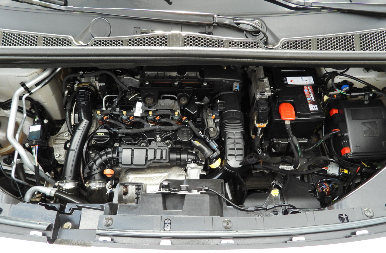 Frigorífico furgoneta TOYOTA PROACE CITY REFRIGERATOR VAN -15*C POWER SUPPLY 230V CRUISE CONTROL AIR CONDITIONING 100HP: foto 26 Frigorífico furgoneta TOYOTA PROACE CITY REFRIGERATOR VAN -15*C POWER SUPPLY 230V CRUISE CONTROL AIR CONDITIONING 100HP: foto 26