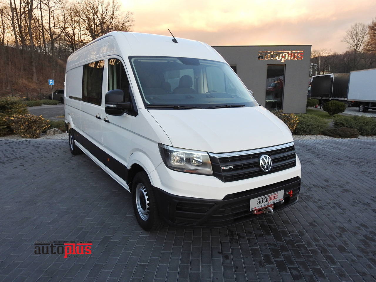 VOLKSWAGEN CRAFTER 4X4 4MOTION BOX DELIVERY VAN 7 SEATS AIR CONDITIONING  140HP - Furgón: foto 1 VOLKSWAGEN CRAFTER 4X4 4MOTION BOX DELIVERY VAN 7 SEATS AIR CONDITIONING  140HP - Furgón: foto 1