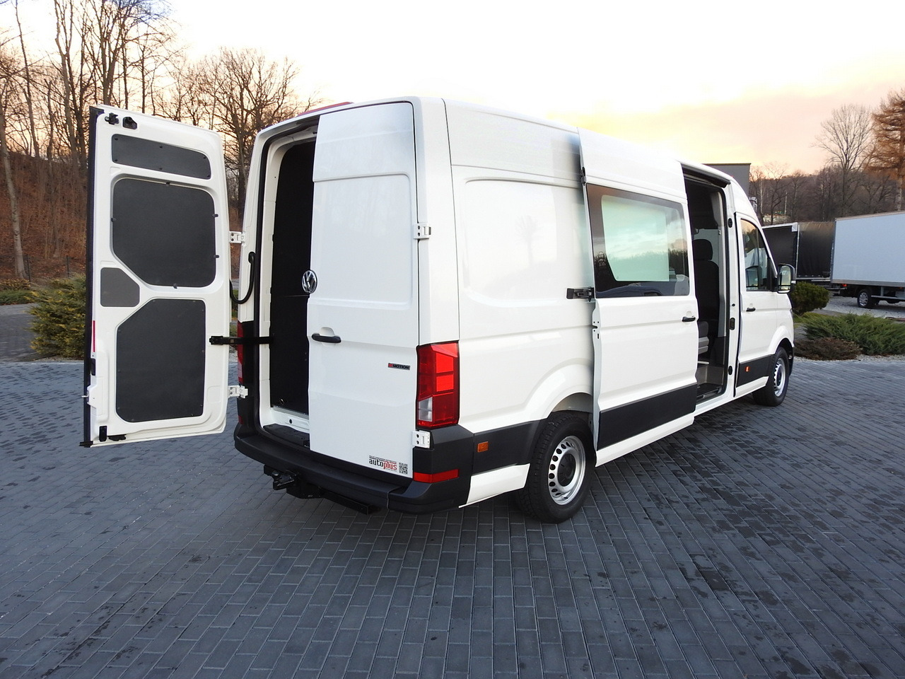 VOLKSWAGEN CRAFTER 4X4 4MOTION BOX DELIVERY VAN 7 SEATS AIR CONDITIONING 140HP - Furgón: foto 3 VOLKSWAGEN CRAFTER 4X4 4MOTION BOX DELIVERY VAN 7 SEATS AIR CONDITIONING 140HP - Furgón: foto 3
