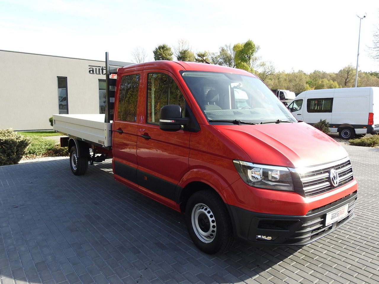 VOLKSWAGEN CRAFTER STAKE BODY DOUBLE CABIN DOKA 7 SEATS AIR CONDITIONING 140HP - Caja abierta furgoneta: foto 4 VOLKSWAGEN CRAFTER STAKE BODY DOUBLE CABIN DOKA 7 SEATS AIR CONDITIONING 140HP - Caja abierta furgoneta: foto 4