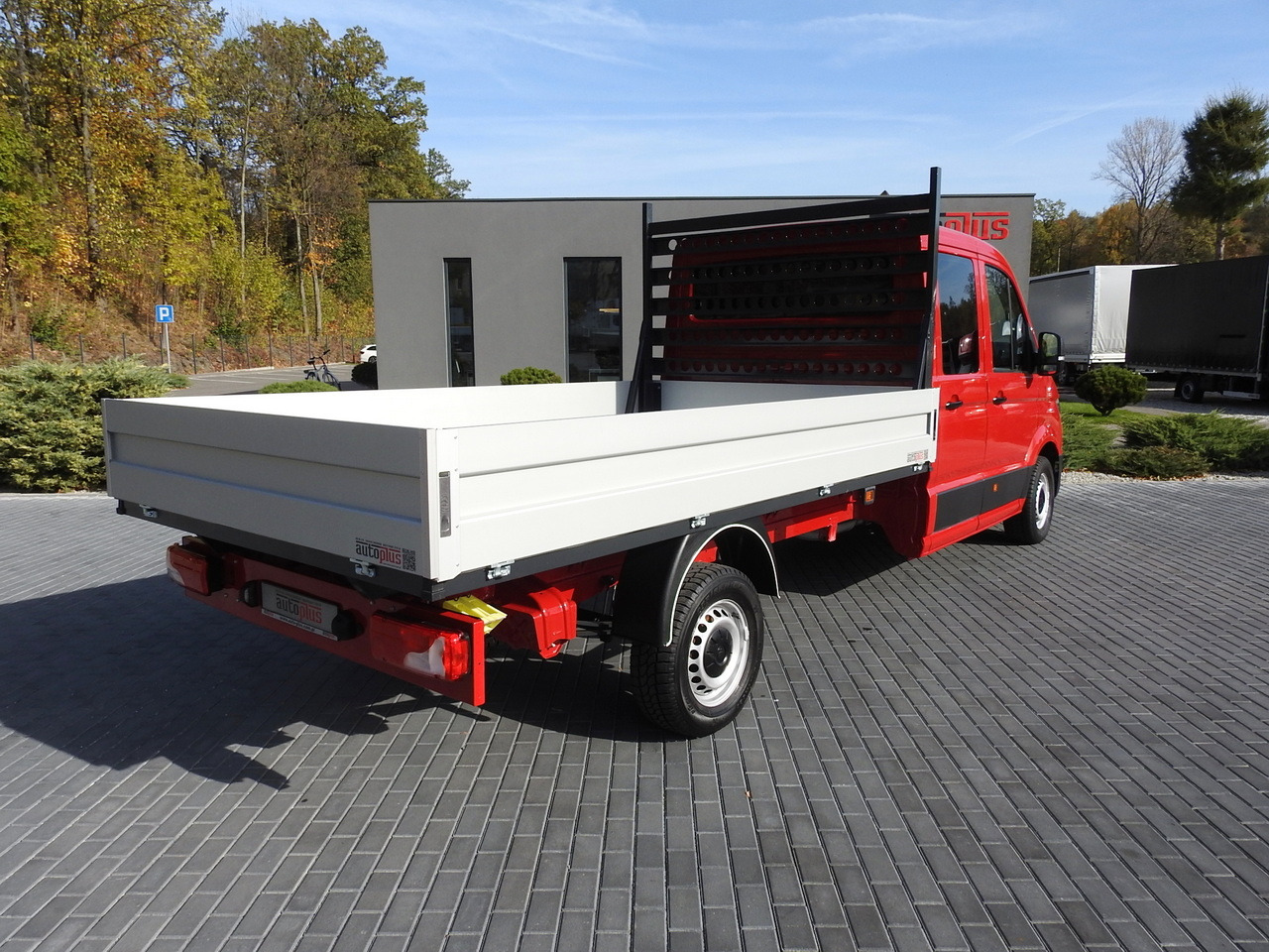 VOLKSWAGEN CRAFTER STAKE BODY DOUBLE CABIN DOKA 7 SEATS AIR CONDITIONING 140HP - Caja abierta furgoneta: foto 3 VOLKSWAGEN CRAFTER STAKE BODY DOUBLE CABIN DOKA 7 SEATS AIR CONDITIONING 140HP - Caja abierta furgoneta: foto 3