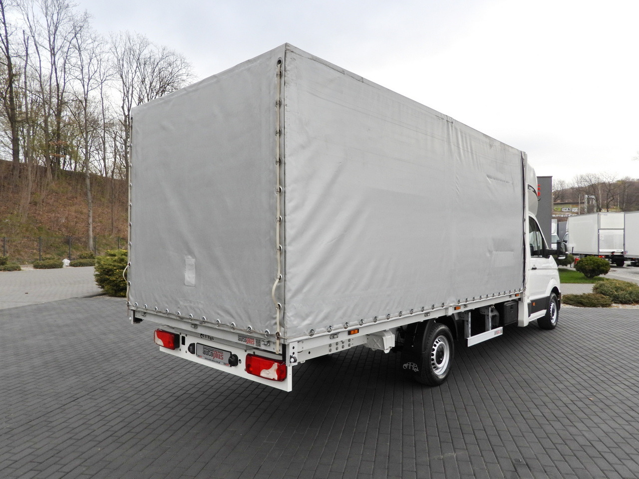 VOLKSWAGEN CRAFTER TARPAULIN 10 PALLETS WEBASTO CRUISE CONTROL LED LIGHTS 180HP - Furgoneta con caja de lona: foto 3 VOLKSWAGEN CRAFTER TARPAULIN 10 PALLETS WEBASTO CRUISE CONTROL LED LIGHTS 180HP - Furgoneta con caja de lona: foto 3