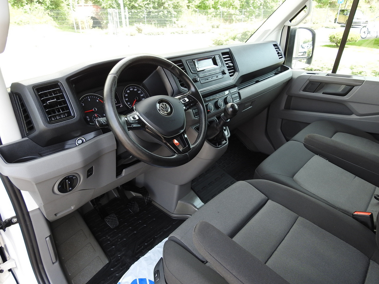 VOLKSWAGEN CRAFTER TARPAULIN LIFT 8 PALLETS WEBASTO CRUISE CONTROL 180HP - Furgoneta con caja de lona: foto 2 VOLKSWAGEN CRAFTER TARPAULIN LIFT 8 PALLETS WEBASTO CRUISE CONTROL 180HP - Furgoneta con caja de lona: foto 2