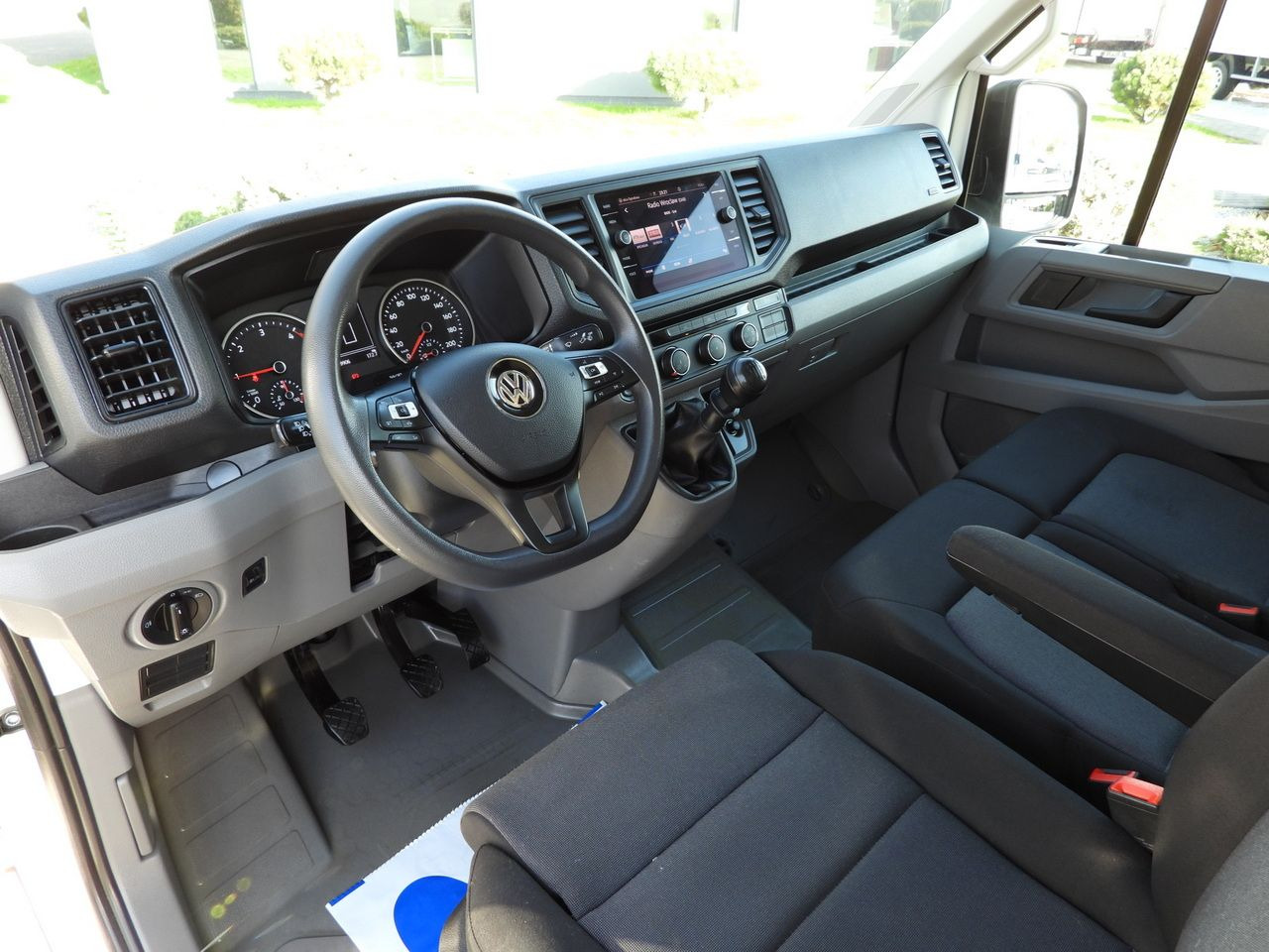 VOLKSWAGEN CRAFTER TIPPER CRUISE CONTROL NAVIGATION TWIN WHEELS AIR CONDITIONING 180HP - Volquete furgoneta: foto 2 VOLKSWAGEN CRAFTER TIPPER CRUISE CONTROL NAVIGATION TWIN WHEELS AIR CONDITIONING 180HP - Volquete furgoneta: foto 2