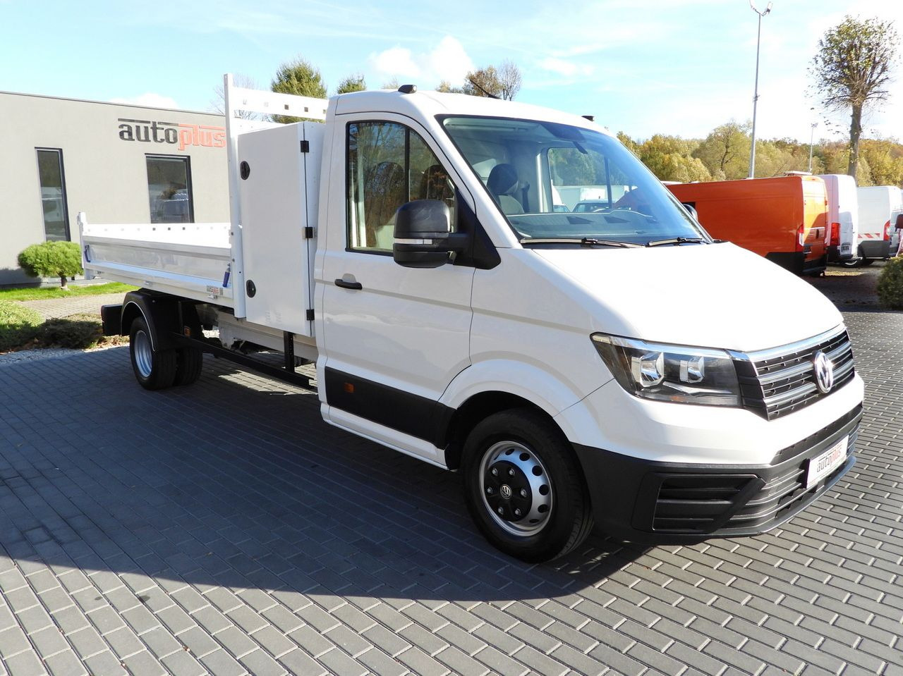 VOLKSWAGEN CRAFTER TIPPER CRUISE CONTROL NAVIGATION TWIN WHEELS AIR CONDITIONING 180HP - Volquete furgoneta: foto 4 VOLKSWAGEN CRAFTER TIPPER CRUISE CONTROL NAVIGATION TWIN WHEELS AIR CONDITIONING 180HP - Volquete furgoneta: foto 4