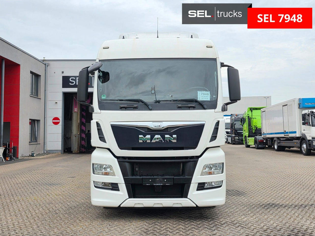 MAN TGX 18.400 4X2 LLS-U / ZF Intarder / LOW KM !! - Cabeza tractora: foto 2 MAN TGX 18.400 4X2 LLS-U / ZF Intarder / LOW KM !! - Cabeza tractora: foto 2