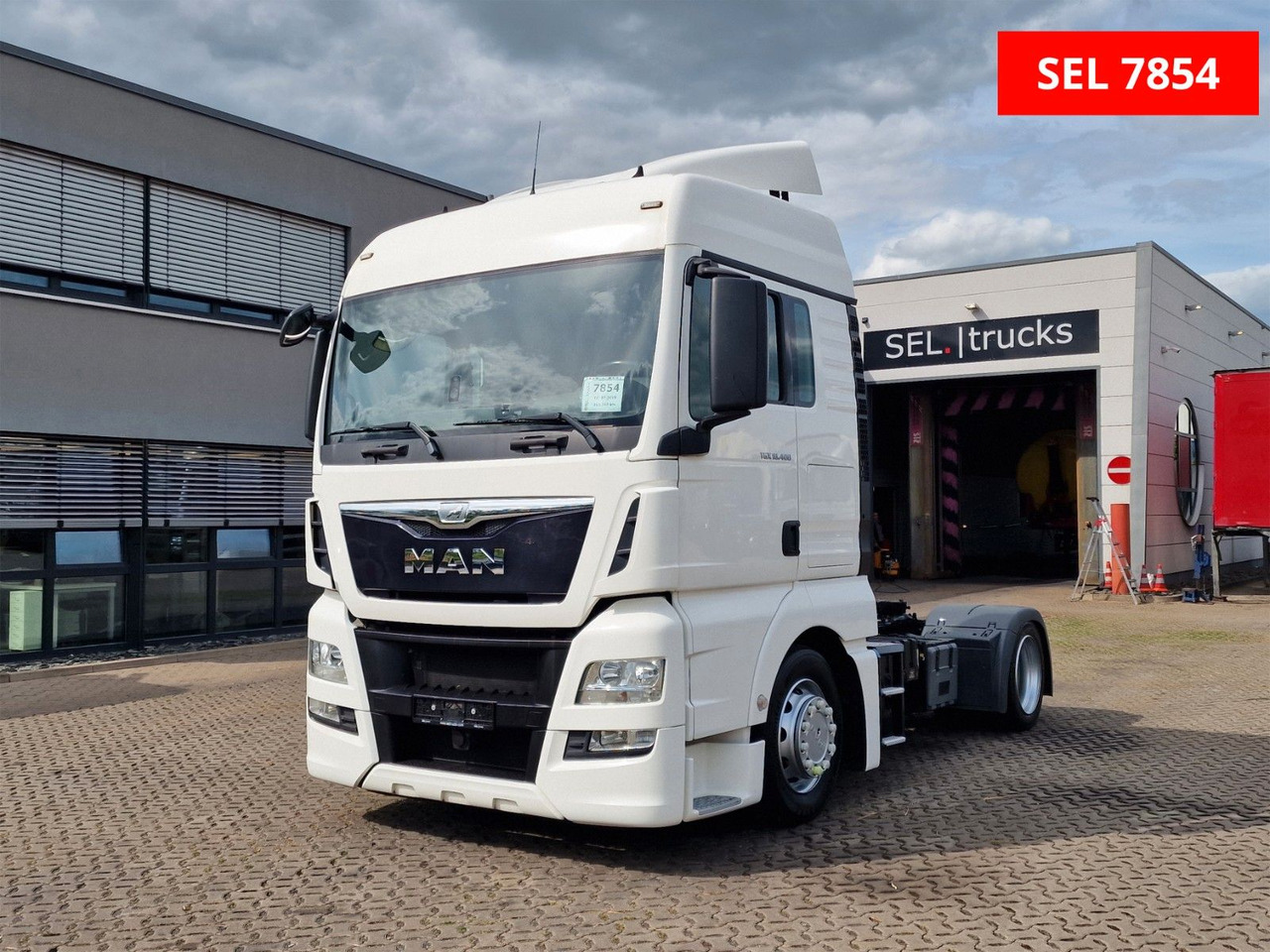 MAN TGX 18.400 4x2 LLS-U / ZF Intarder - Cabeza tractora: foto 1 MAN TGX 18.400 4x2 LLS-U / ZF Intarder - Cabeza tractora: foto 1