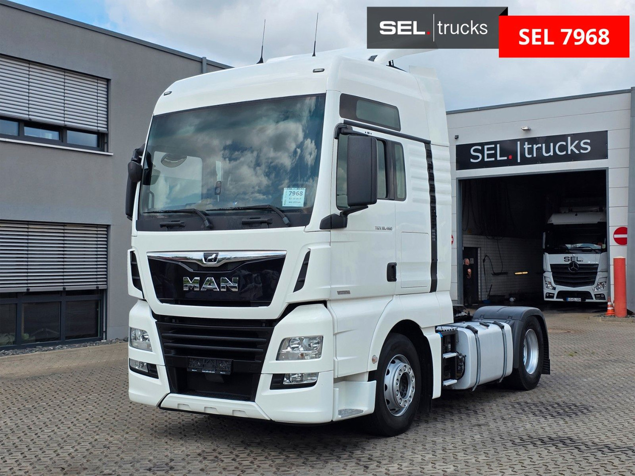 MAN TGX 18.460 4X2 BLS / Retarder / 2 Tanks / ADR AT - Cabeza tractora: foto 1 MAN TGX 18.460 4X2 BLS / Retarder / 2 Tanks / ADR AT - Cabeza tractora: foto 1