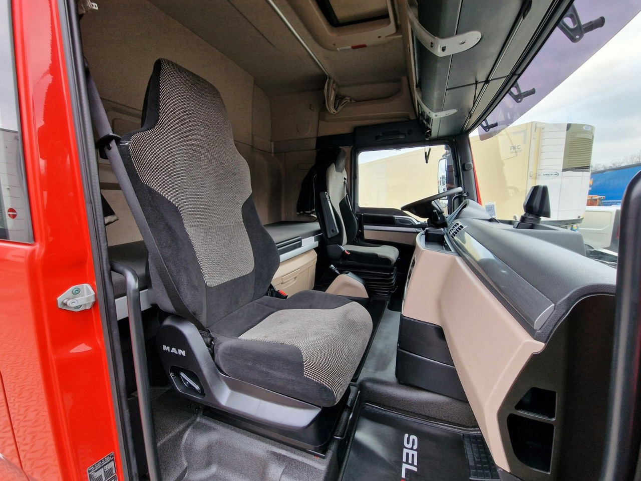 Cabeza tractora MAN TGX 18.500 4X2 BLS / Retarder / PTO / ADR AT/ A: foto 27